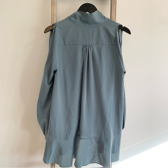 French Connection Tie Neck Crepe Blouse Size Medium - Picture 10 of 12